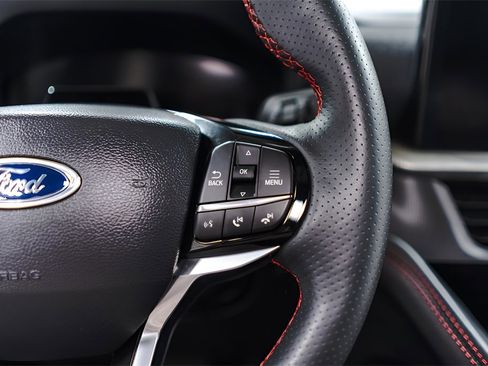 Used 2025 Ford Explorer ST-Line w/ ST-Line Street Pack image 12