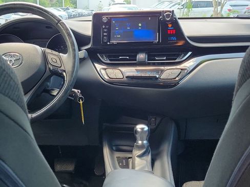 Used 2018 Toyota C-HR XLE FWD image 13