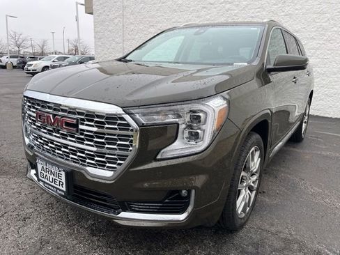 Used 2023 GMC Terrain Denali w/ Denali Premium Package image 3