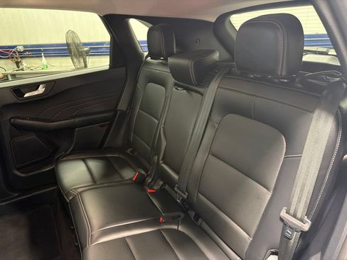 Certified 2025 Ford Escape Platinum AWD/4WD image 13