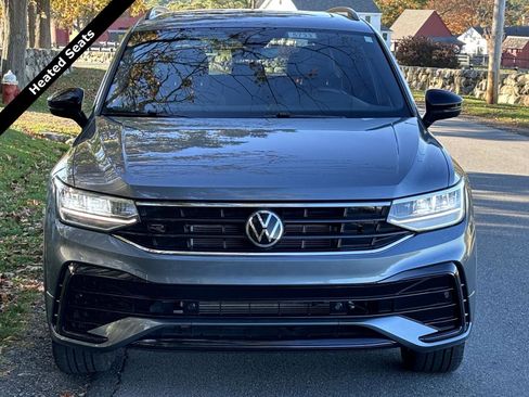 Used 2022 Volkswagen Tiguan SE R-Line image 3