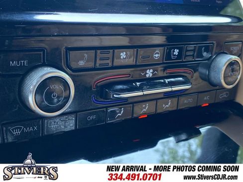 Used 2023 Jeep Grand Cherokee Summit AWD/4WD image 55