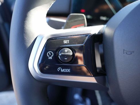 Used 2025 BMW i5 xDrive40 image 17