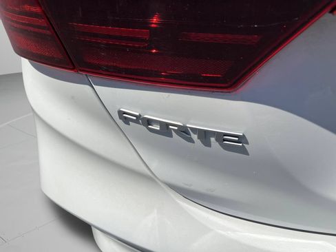 Used 2024 Kia Forte GT FWD image 31