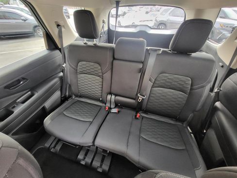 Used 2025 Nissan Pathfinder SV image 13