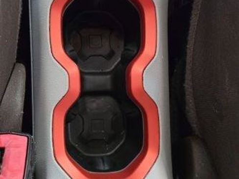 Used 2016 Jeep Renegade Latitude FWD image 20