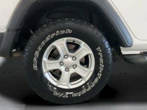 Used 2018 Jeep Wrangler Unlimited Sport S AWD/4WD image 27
