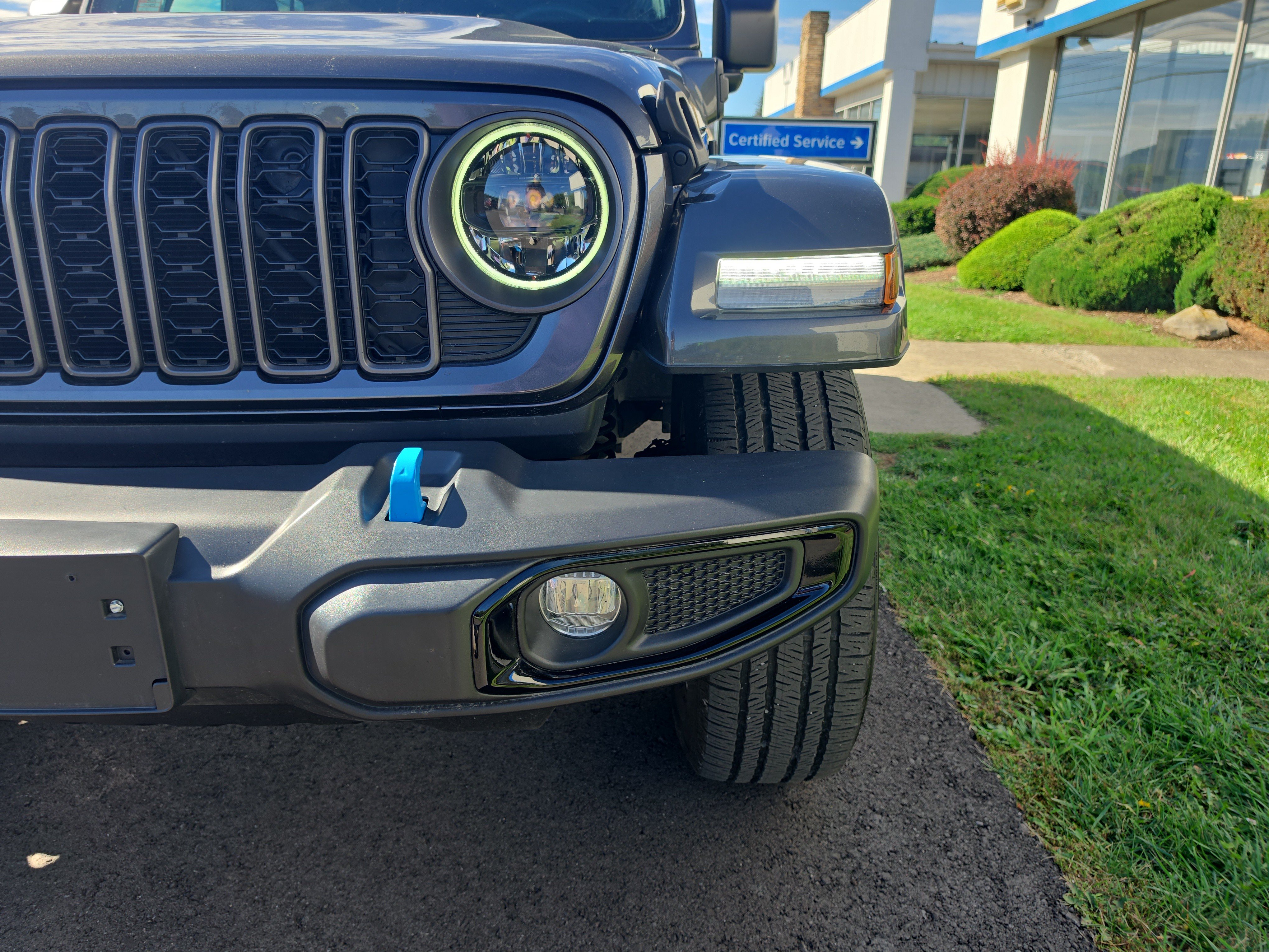 Used 2024 Jeep Wrangler Unlimited w/ Convenience Group AWD/4WD image 10