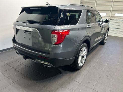 Used 2023 Ford Explorer Platinum w/ Technology Package AWD/4WD image 3