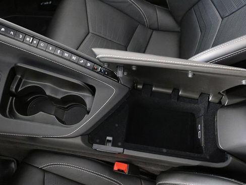 Used 2025 Chevrolet Corvette E-Ray w/ Stealth Interior Trim Package AWD/4WD image 33