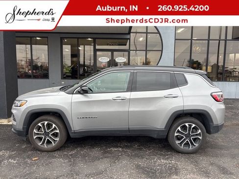 Used 2022 Jeep Compass Limited w/ Sun and Sound Group image 1
