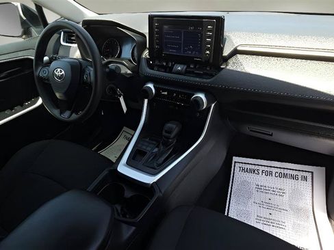 Used 2021 Toyota RAV4 LE AWD/4WD image 33