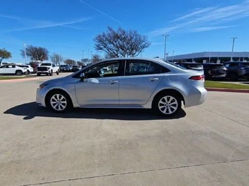 Used 2024 Toyota Corolla LE image 6