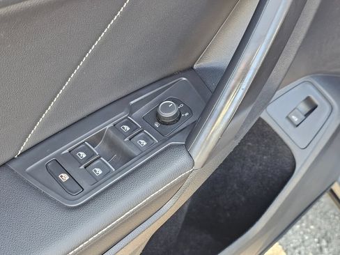 Used 2022 Volkswagen Tiguan SE AWD/4WD image 31
