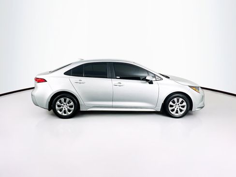 Used 2025 Toyota Corolla LE image 10