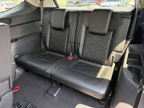 Used 2024 Volkswagen Atlas SE FWD image 12