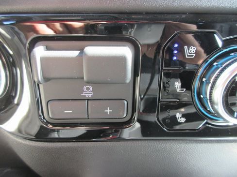 New 2026 GMC Sierra 3500 SLT image 20