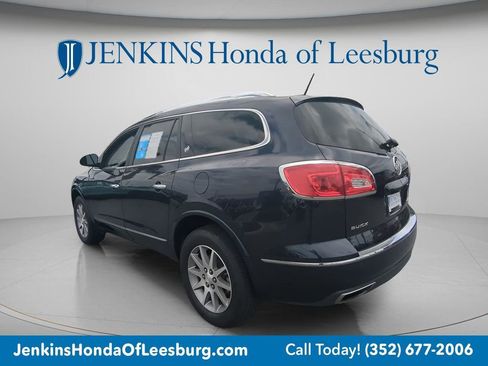 Used 2017 Buick Enclave Leather FWD image 5