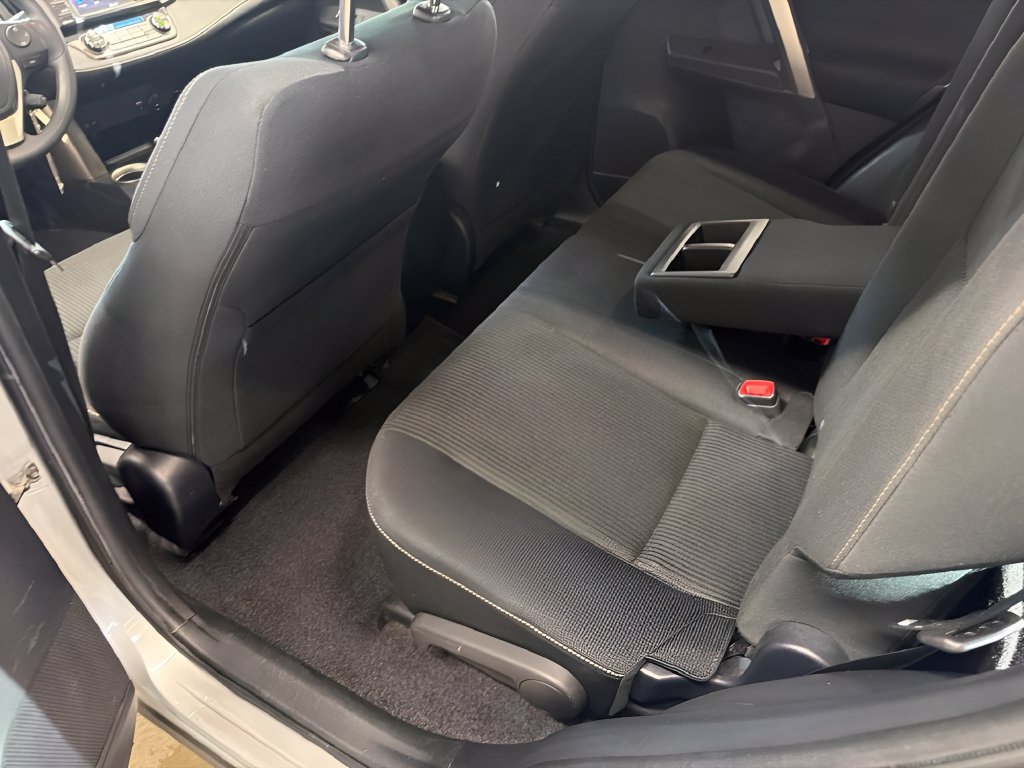 Used 2014 Toyota RAV4 XLE AWD/4WD image 15
