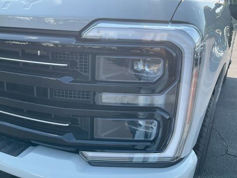 New 2026 Ford F250 Platinum AWD/4WD image 9