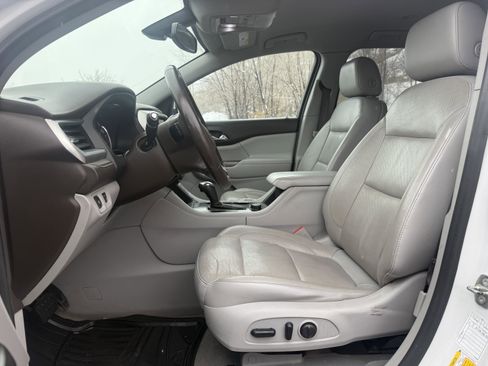 Used 2018 GMC Acadia SLT image 11