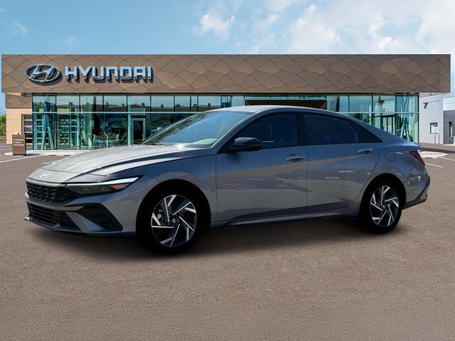 New 2025 Hyundai Elantra SEL FWD image 2