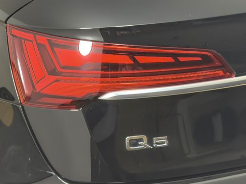 Used 2023 Audi Q5 2.0T Premium w/ Convenience Package AWD/4WD image 26