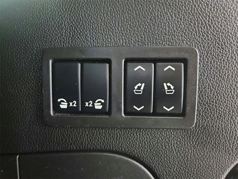 Used 2019 Cadillac Escalade Luxury image 32