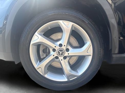Used 2020 Mercedes-Benz GLA 250 4MATIC w/ Premium Package image 35