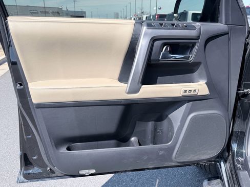 Used 2021 Toyota 4Runner Limited image 28