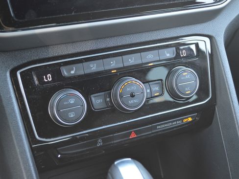 Used 2022 Volkswagen Atlas Cross Sport SE image 22