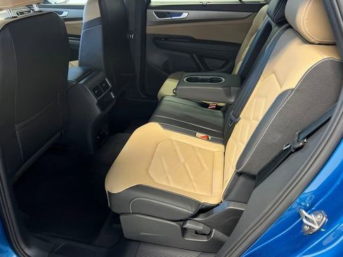 Used 2024 Volkswagen Atlas Cross Sport SE image 17