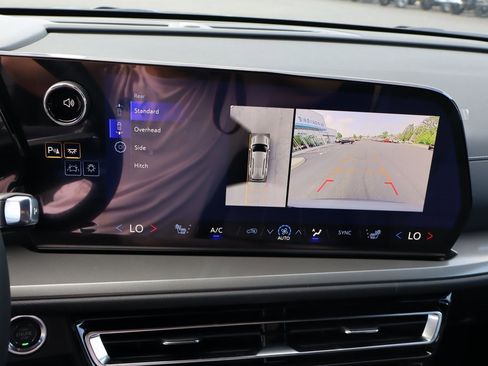 New 2026 Chevrolet Traverse LT w/ Driver Confidence Package image 10