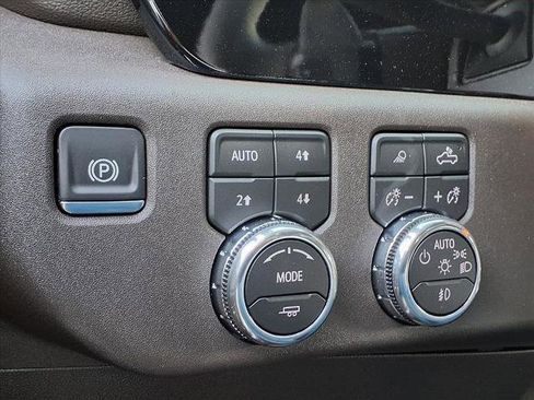 New 2026 GMC Sierra 1500 SLT image 14