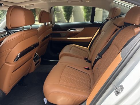 Used 2022 BMW 750i xDrive w/ Luxury Rear Seating Package AWD/4WD image 31