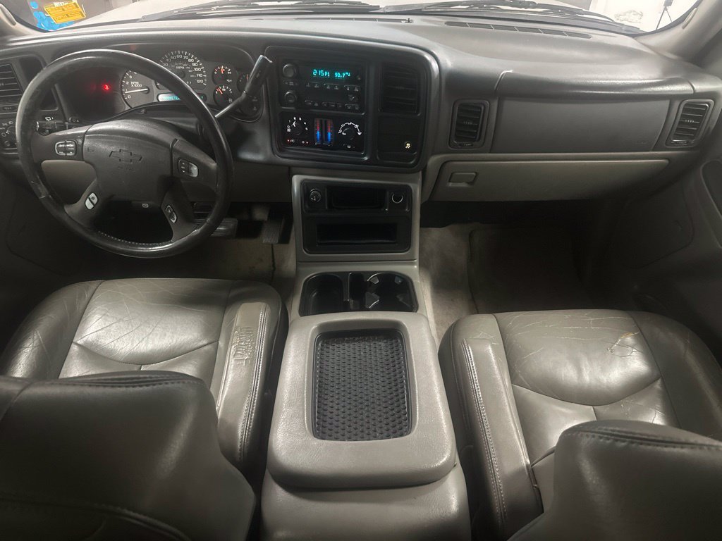 Used 2006 Chevrolet Suburban LS w/ Smart Select Package RWD image 4