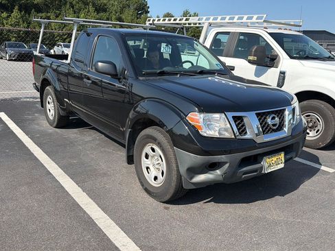 Used 2021 Nissan Frontier S RWD image 3