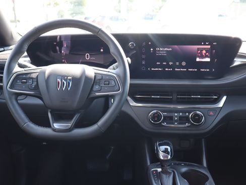 Used 2024 Buick Envista Preferred w/ Convenience I Package FWD image 13
