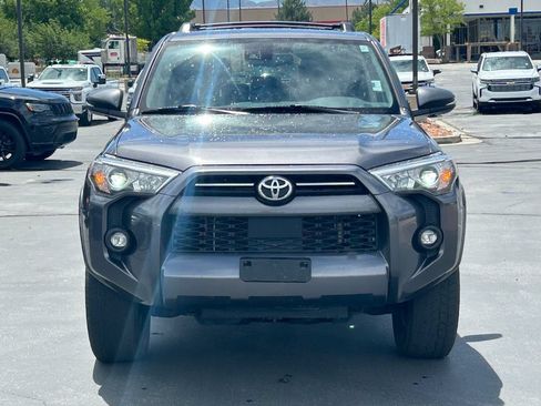 Used 2022 Toyota 4Runner SR5 Premium w/ Moonroof Package AWD/4WD image 9