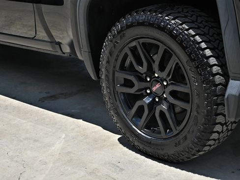 Used 2022 GMC Sierra 1500 Elevation AWD/4WD image 9