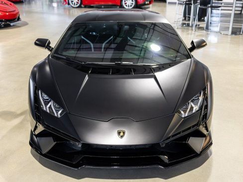 Used 2023 Lamborghini Huracan Tecnica RWD image 9