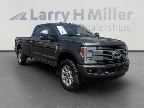 Used 2019 Ford F350 Platinum w/ Platinum Ultimate Package AWD/4WD image 7
