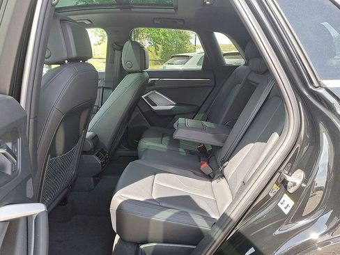 Used 2025 Audi Q3 2.0T Premium w/ Convenience Package image 5