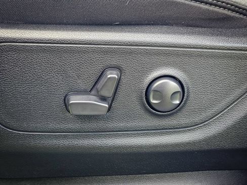 Used 2022 RAM 1500 Big Horn AWD/4WD image 16
