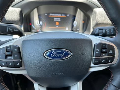 New 2026 Ford Explorer Active w/ Active Comfort Package RWD image 24