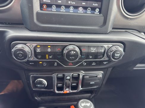 Used 2021 Jeep Wrangler Unlimited Sport image 17