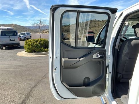 Used 2019 Nissan Frontier PRO-4X image 20