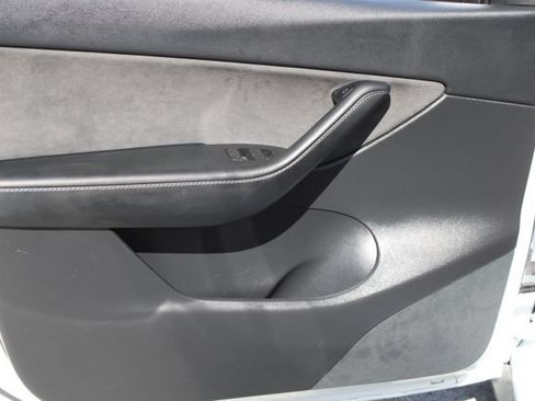 Used 2022 Tesla Model Y Performance AWD/4WD image 14