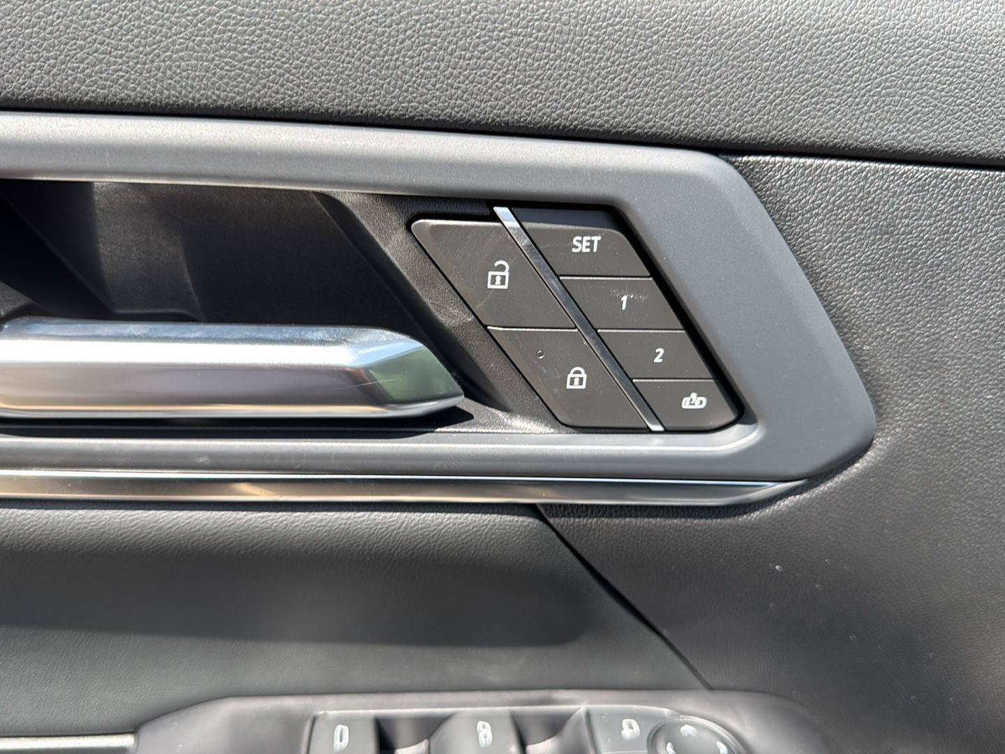 New 2027 GMC Terrain Elevation w/ Elevation Premium Package AWD/4WD image 13