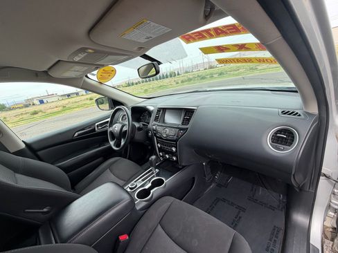 Used 2020 Nissan Pathfinder SV AWD/4WD image 16